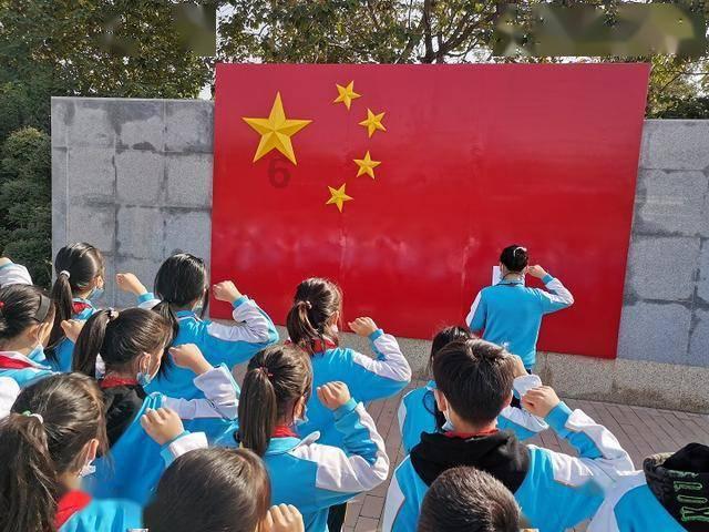 在你心中学生时代最珍惜的是哪种友谊？游戏画面